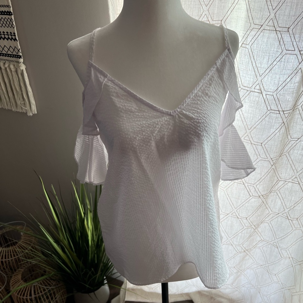 AQUA Cold Shoulder Top Sz L